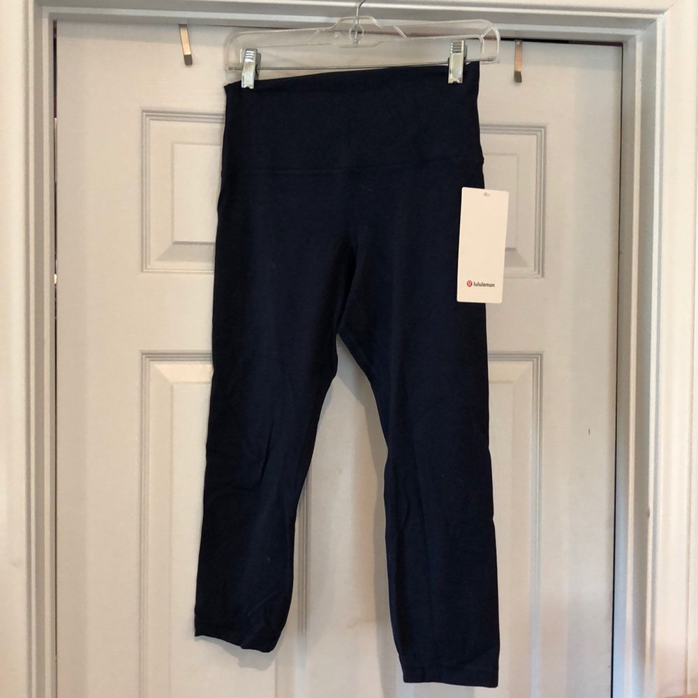 Navy Lululemon Align Crop 21” Yoga Pants